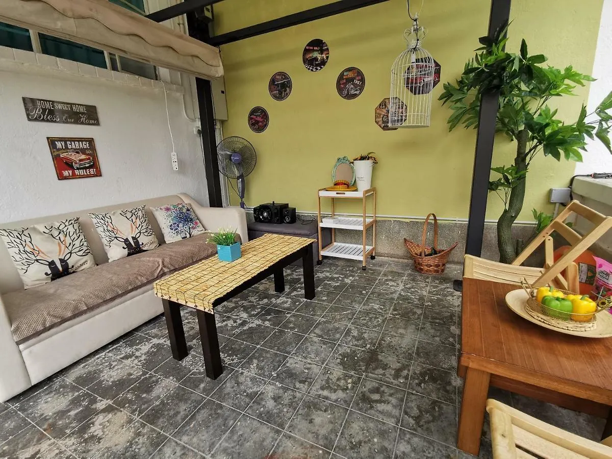 Holiday home White House Beach Friends Gathering Vacation Home @14 Pax Cm3/4 Tanjung Bungah