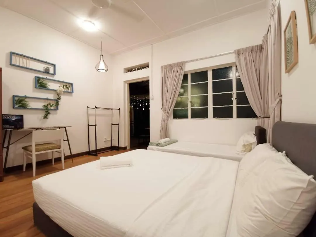White House Beach Friends Gathering Vacation Home @14 Pax Cm3/4 Tanjung Bungah  0*, Tanjung Bungah (Penang) Malaysia