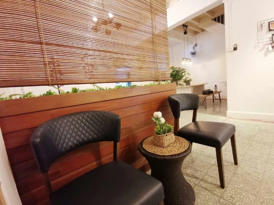 White House Beach Friends Gathering Vacation Home @14 Pax Cm3/4 Tanjung Bungah  Holiday home Tanjung Bungah (Penang)