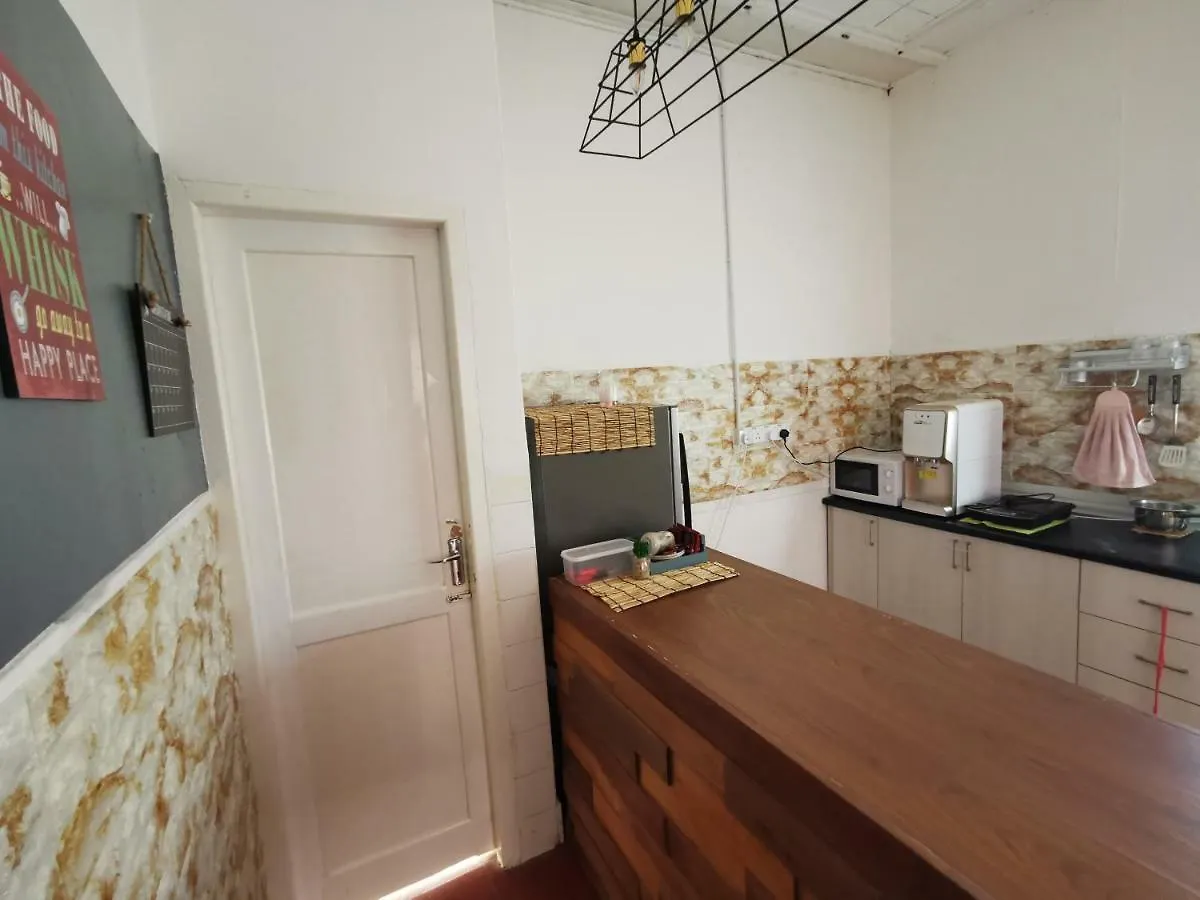 White House Beach Friends Gathering Vacation Home @14 Pax Cm3/4 Tanjung Bungah  0*, Tanjung Bungah (Penang)